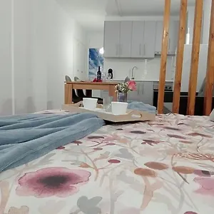 https://centrico-y-encantador-estudio-en-puerto-de-la-cruz.tenerifehoteles.net